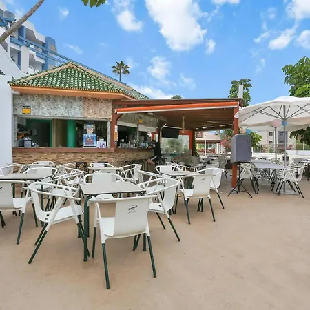 דירה Studio, Pools, Terrace, Air Con, Fiber