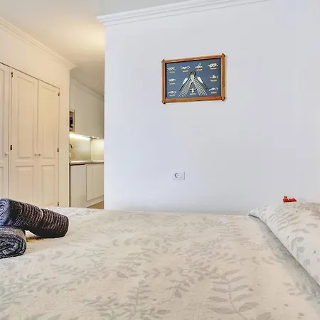 Studio, Pools, Terrace, Air Con, Fiber דירה *